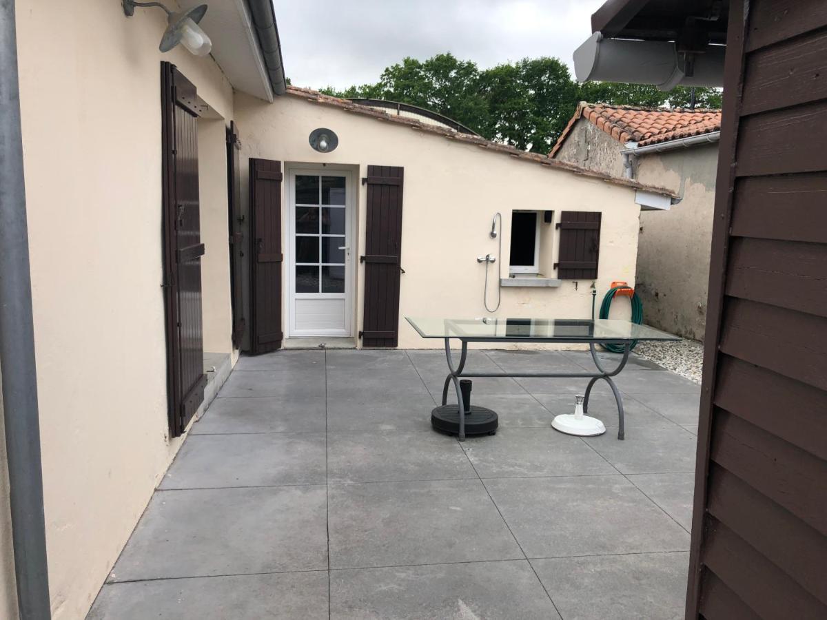 Saint Vivien De Medoc: Jolie Maison Medocaine Buitenkant foto